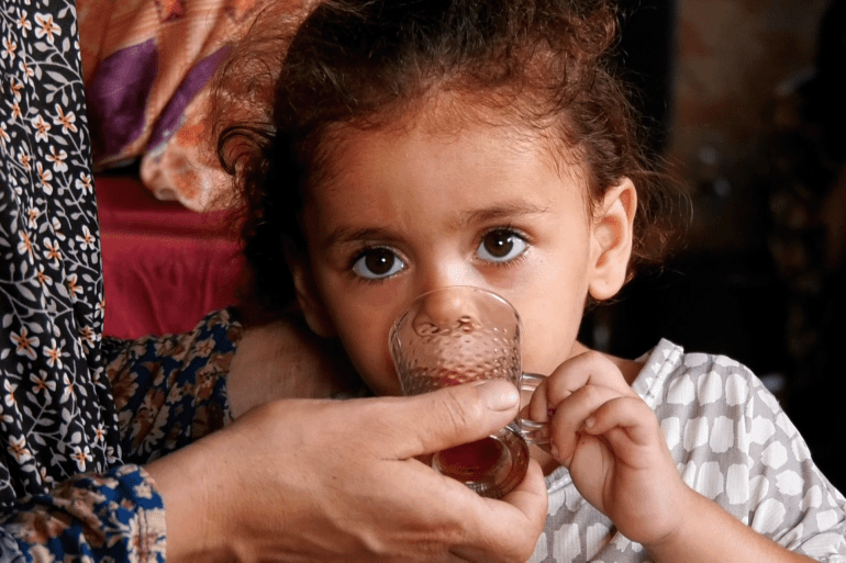 الطفلة إيلاف صغيرة غزية محت الإبادة هويتها