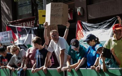 احتجاجات مؤيدة لفلسطين تعطل مشاركة فريق إسرائيلي في طواف إسبانيا