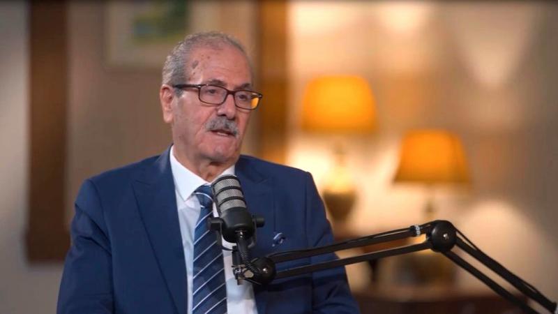 من جيبين إلى دمشق.. حسين الشرع يروي مسيرته وكيف أطاح ابنه بالأسد