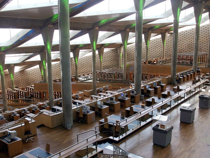 A view of the inner hall of the Bibliotheca Alexandrina آذار 28, 2005. The ultramodern, 11-storey disc-shaped structure standing on the Chatby Corniche in Alexandria evokes the legacy of the ancient Alexandria library and the Temple of the Muses, the Mouseion, where the Old Testament was translated into Greek from Hebrew for the first time. The institution and the city came to symbolise diversity, culture and learning, and it was the point at which cultures and civilisations met and flourished. Picture taken آذار 28, 2005. REUTERS/Aladin Abdel Naby AN