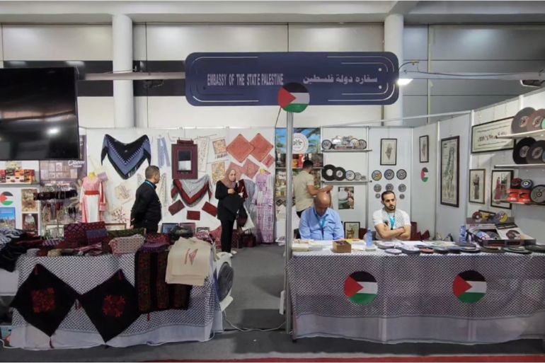 المشاركة الدولية في المعرض شكلت مؤشرًا على رغبة في إعادة دمج سوريا اقتصاديًا (الجزيرة)