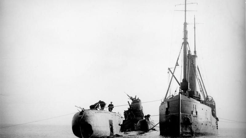 غرقت الغوّاصة "HMS Thetis" إلى عمق 150 قدمًا في خليج ليفربول