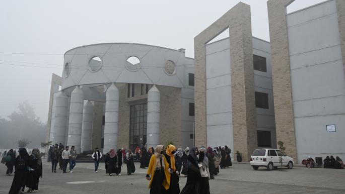 تعطيل الإنترنت يعرقل التعليم في باكستان