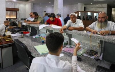 تسهيلات الرواتب في ليبيا تصطدم بالانقسام