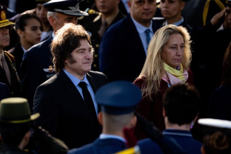 BUENOS AIRES, ARGENTINA - APRIL 2: Argentine President Javier Milei and his sister Karina Milei during a ceremony honoring Malvinas Veterans Day on نيسان 2, 2025 in Buenos Aires, Argentina. On نيسان 02, 1982 Leopoldo Fotunato Galtieri, de facto President of Argentina, launched an attack on Islas Malvinas to claim them as Argentinian territory which resulted in a 74-day war where 649 Argentinians and 255 British were killed. (Photo by Tomas Cuesta/Getty Images)
