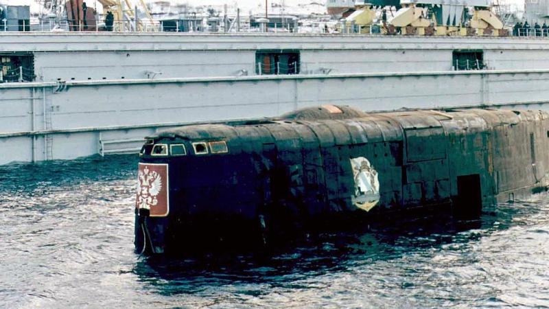 تُعتبر حادثة غرق غوّاصة "Kursk" أسوأ كارثة غوّاصات في التاريخ الحديث