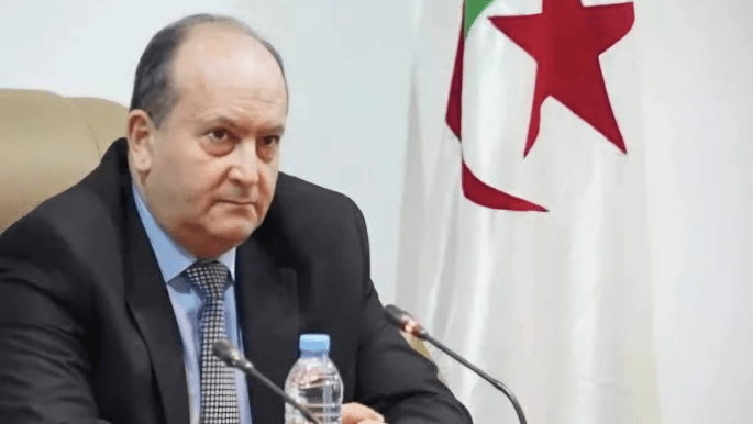ثلاثة إكراهات دستورية تواجه رئيس الحكومة المقبل في الجزائر
