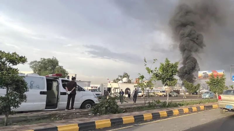 تكهنات في إسرائيل بمقتل مسؤولين حوثيين كبار في غارات على صنعاء، فماذا نعرف عن الهجوم؟