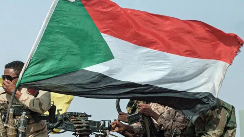 مذكرات امرأة سودانية حامل فرّت من الحرب: “تمنيت ألّا يُولد الطفل”