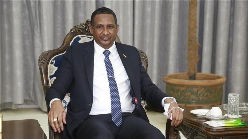 في مدينة نيالا.. حميدتي يؤدي اليمين رئيسًا لحكومة سودانية موازية