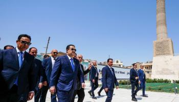 رئيس الوزراء العراقي محمد شياع السوداني في باحة الجامع النوري في الموصل، 1 أيلول 2025 (المكتب الإعلامي لرئيس الوزراء)