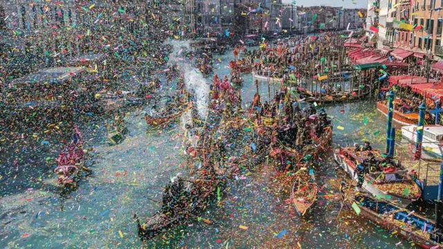 مهرجان في مدينة فينيسيا 