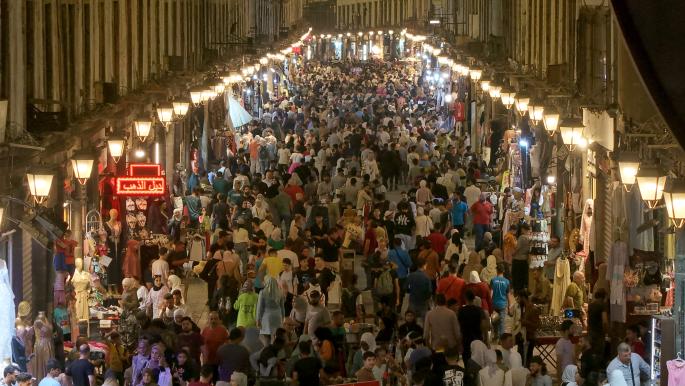 سورية: قرارات متناقضة تعرقل عودة الموظفين من الإجازات القسرية… احتجاجات في الاتصالات والجمارك ومؤسسات أخرى