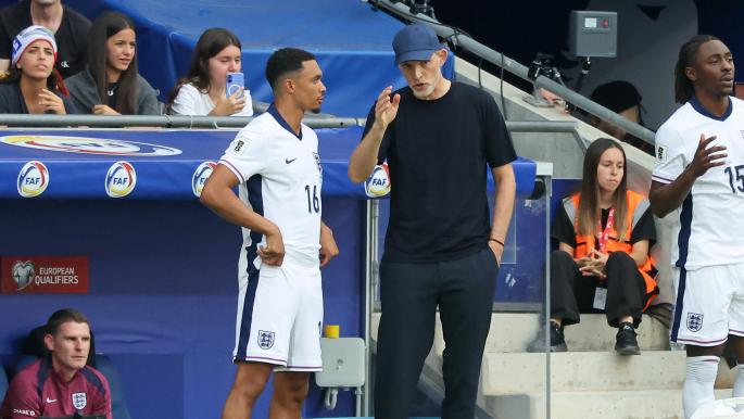 توخيل استبعد أرنولد من قائمة منتخب إنكلترا بعد مكالمة هاتفية صعبة