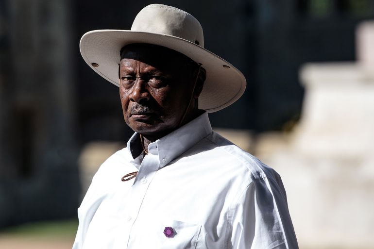 WINDSOR, ENGLAND - APRIL 20: President of Uganda Yoweri Museveni arrives at Windsor Castle for a retreat with other Commonwealth leaders on the final day of the 'Commonwealth Heads of Government Meeting' (CHOGM) on نيسان 20, 2018 in Windsor, England. The UK is hosting the heads of state and government from the Commonwealth nations this week. (Photo by Jack Taylor/Getty Images)