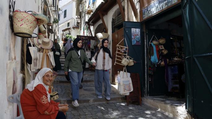 الجزائر تشدّد الخناق على غسل الأموال