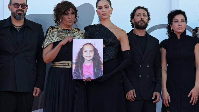فيلم “صوت هند رجب”.. توسلات طفلة من غزة تهز مهرجان البندقية