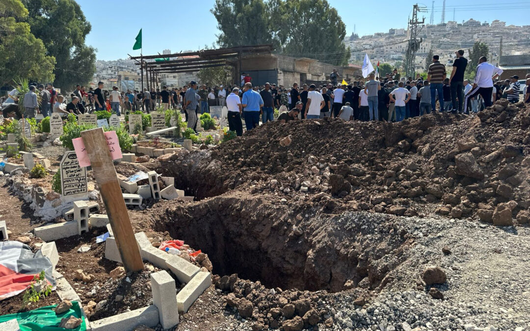 أهالي مخيم جنين بين النزوح والقهر.. عندما تُسلب حتى المقابر