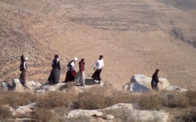 من الخيام إلى المستوطنات.. كيف تمهد “فتيات التلال” لـ”إسرائيل الكبرى”؟