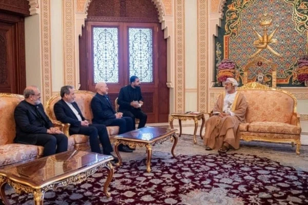 إيران وعُمان تتفقان على تشكيل لجنة مشتركة لبحث إدارة الملاحة في مضيق هرمز