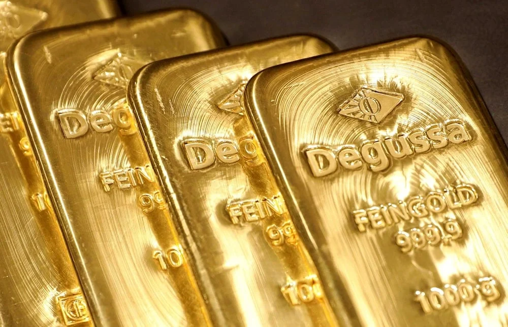 الذهب يواصل تراجعه في الأسواق العالمية.. كم بلغ سعر الأونصة؟
