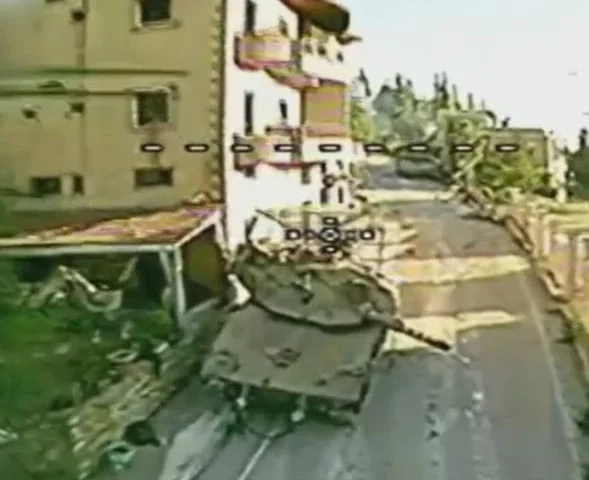 لبنان: المقاومة تواصل ضرب مواقع وآليات الاحتلال في الجنوب وتتصدى لمسيرة إسرائيلية