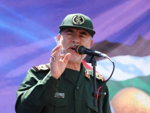 مساعد قائد حرس الثورة: على واشنطن الاختيار بين الحرب أو الإذعان لشروطنا