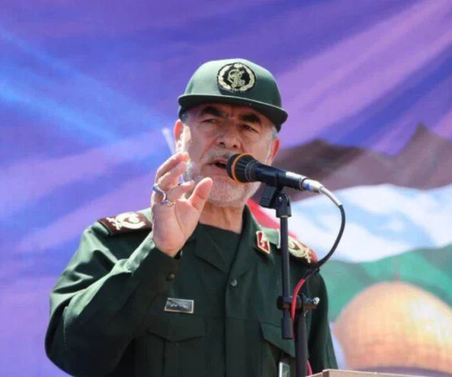 مساعد قائد حرس الثورة: على واشنطن الاختيار بين الحرب أو الإذعان لشروطنا