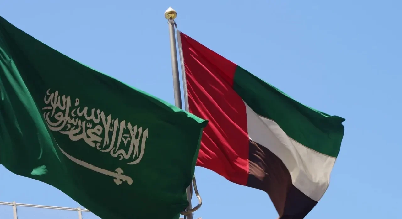 تقرير: تصاعد التوتر بين السعودية والإمارات يثير قلق المؤسسات المالية العالمية