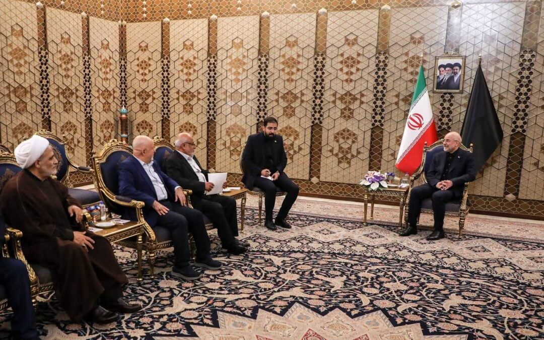 وفد حركة “أمل” يلتقي قاليباف في طهران ويسلّمه رسالة من الرئيس بري