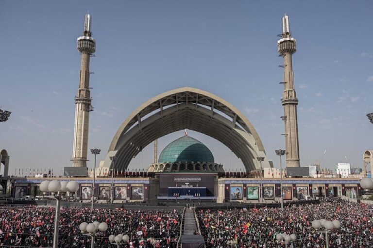 مسؤول إسرائيلي بشأن تشييع السيد خامنئي: ترامب لا يفهم من الذي يقف أمامه