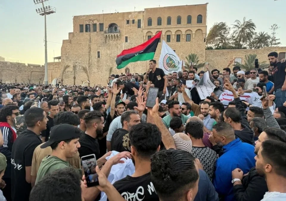 “رويترز”: باكستان تتوسط بين معسكري ليبيا المتنافسين في مسعى لتوحيد السلطة