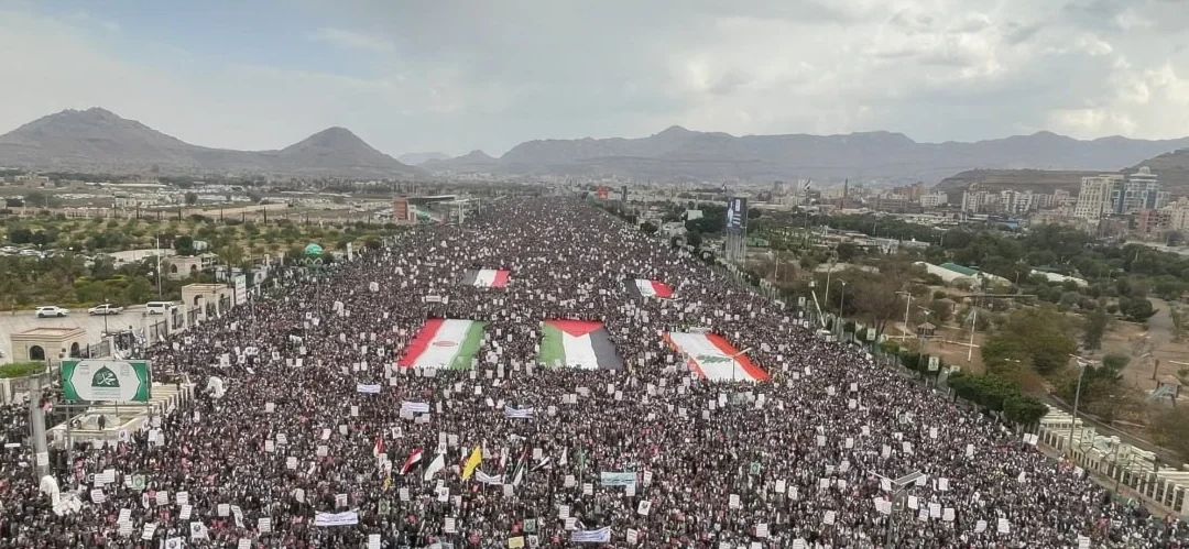 اليمن: المسيرات المليونية تفوض السيد الحوثي باتخاذ كل القرارات المناسبة لحماية البلاد