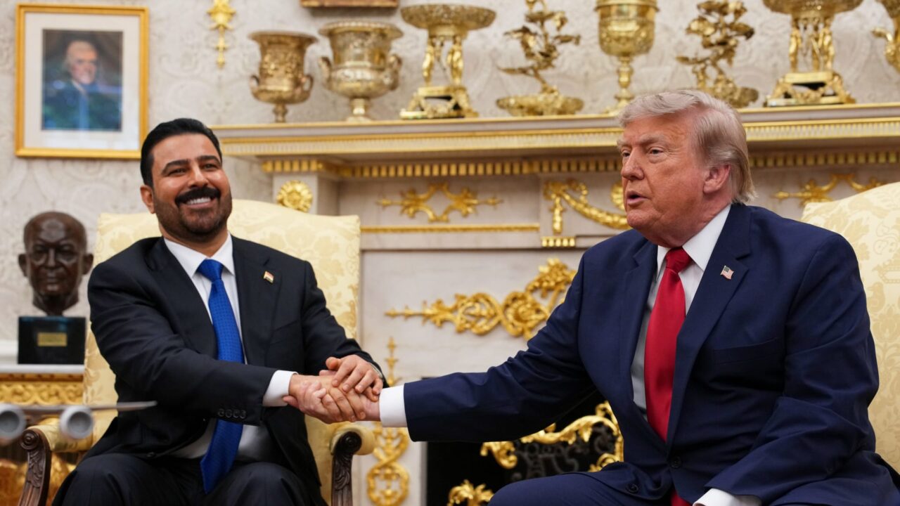 رئيس وزراء العراق يزور طهران بعد أيام من لقائه ترامب بواشنطن