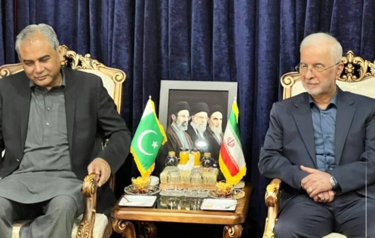 مع طرح مقترح للعودة إلى المفاوضات.. وفد إيراني يتوجه إلى إسلام آباد