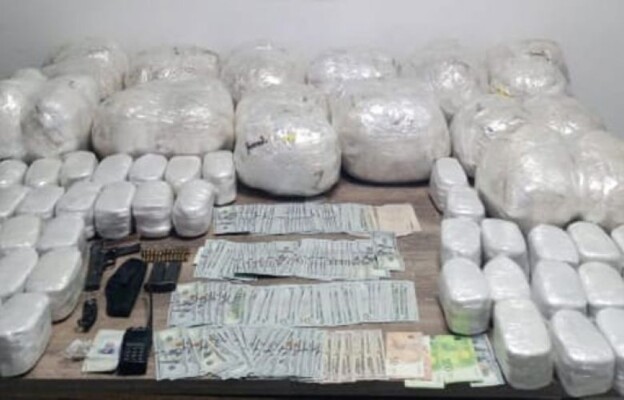 الجيش: ضبط نحو مليون حبة كبتاغون في منطقة ذوق مصبح – كسروان وتبادل لإطلاق النار مع مطلوبَين وتوقيفهما