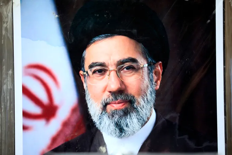 المرشد الإيراني: طهران جعلت الدفاع عن مجاهدي لبنان سياسة ثابتة
