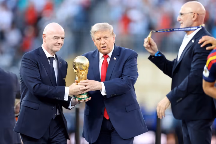تصرف ترامب خلال تتويج إسبانيا بلقب كأس العالم يلاقي رواجاً