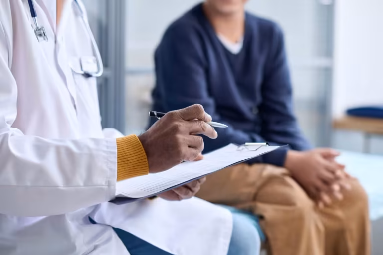 قرحة المعدة..كيف يمكن التخفيف من أعراضها في المنزل؟