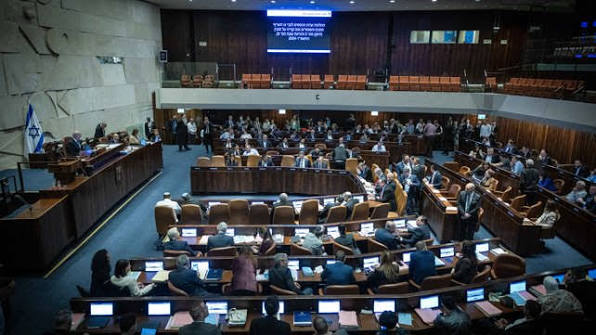 تقرير/ الكنيست الإسرائيلي يناقش في أسبوعه الأخير 4 مشاريع قوانين مثيرة للجدل تتعلق بدراسة التوراة، وتأجيل اعتقال طلاب المعاهد الدينية، وإصلاح منظومة الطعام الحلال، وصلاحيات المستشار القانوني للحكومة | مختارات من الصحف العبرية